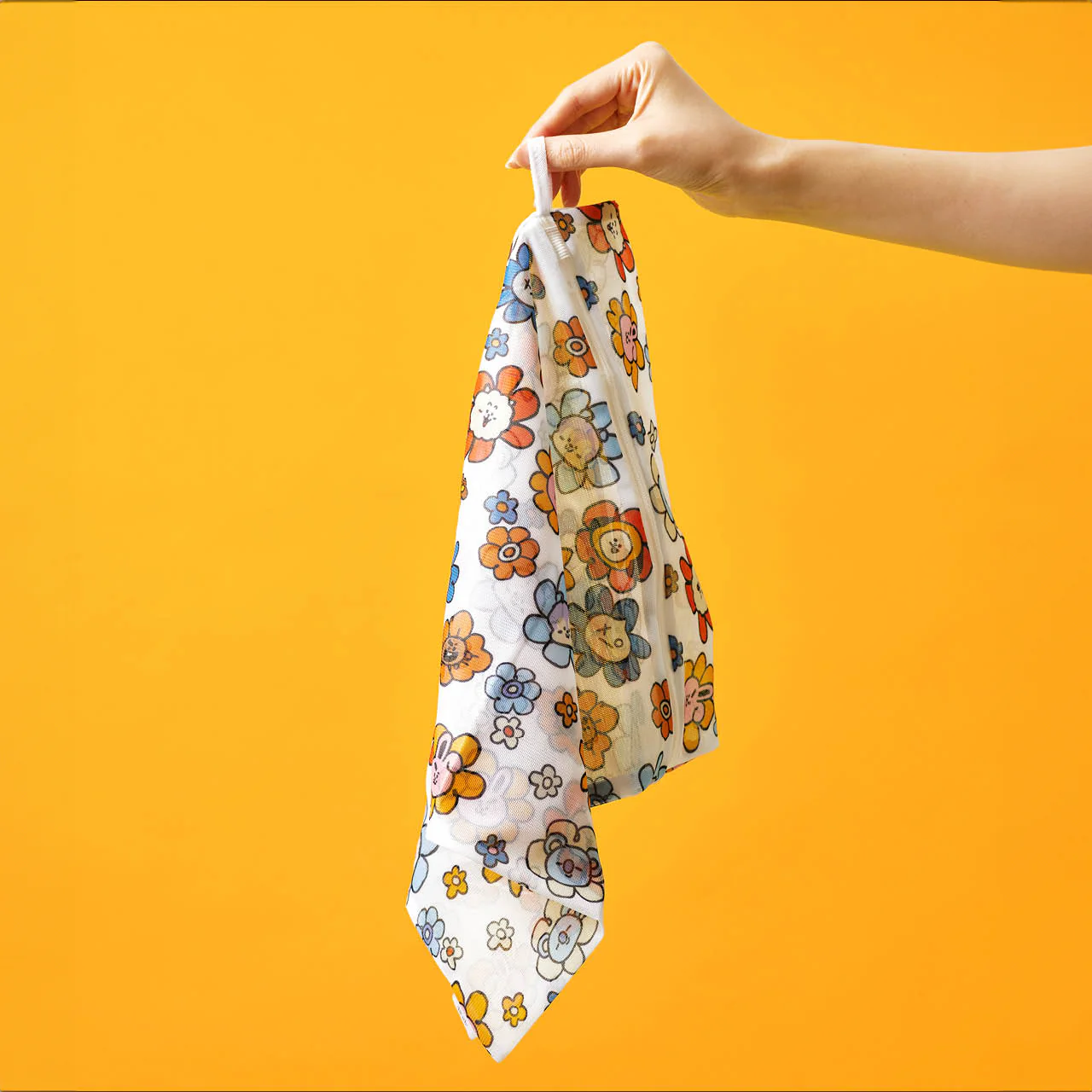 Kitsch x BT21 Wash Bags 2pc Set in UNIVERSTAR - Image 4