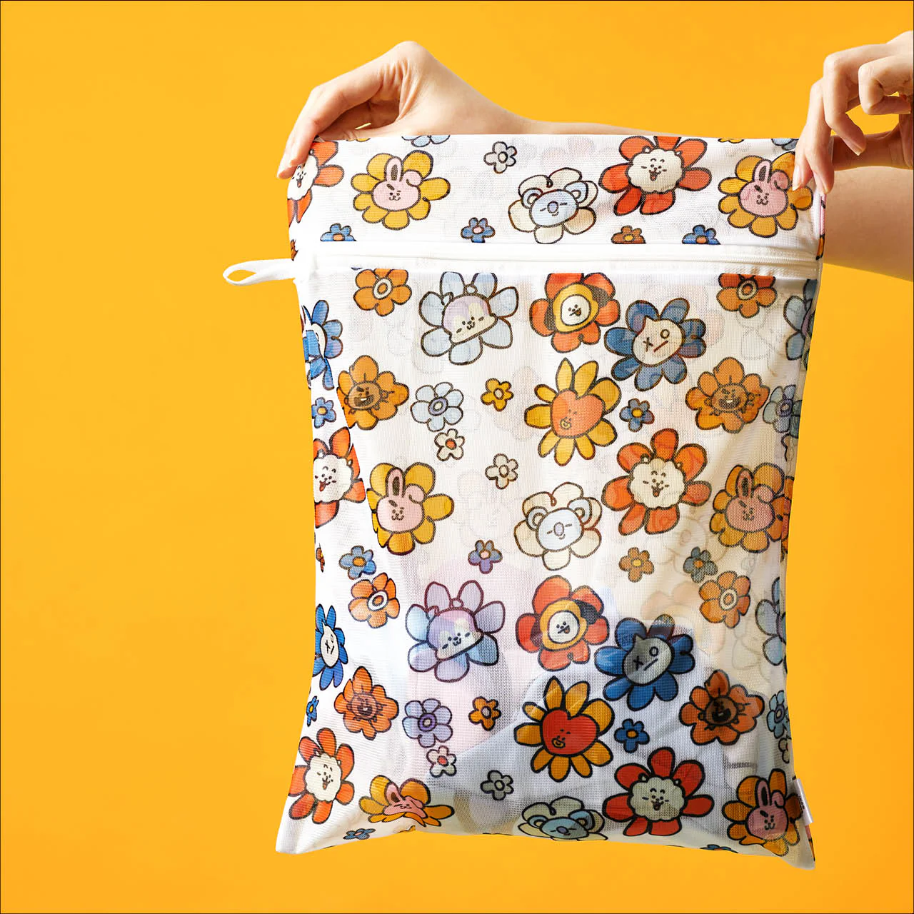 Kitsch x BT21 Wash Bags 2pc Set in UNIVERSTAR - Image 5