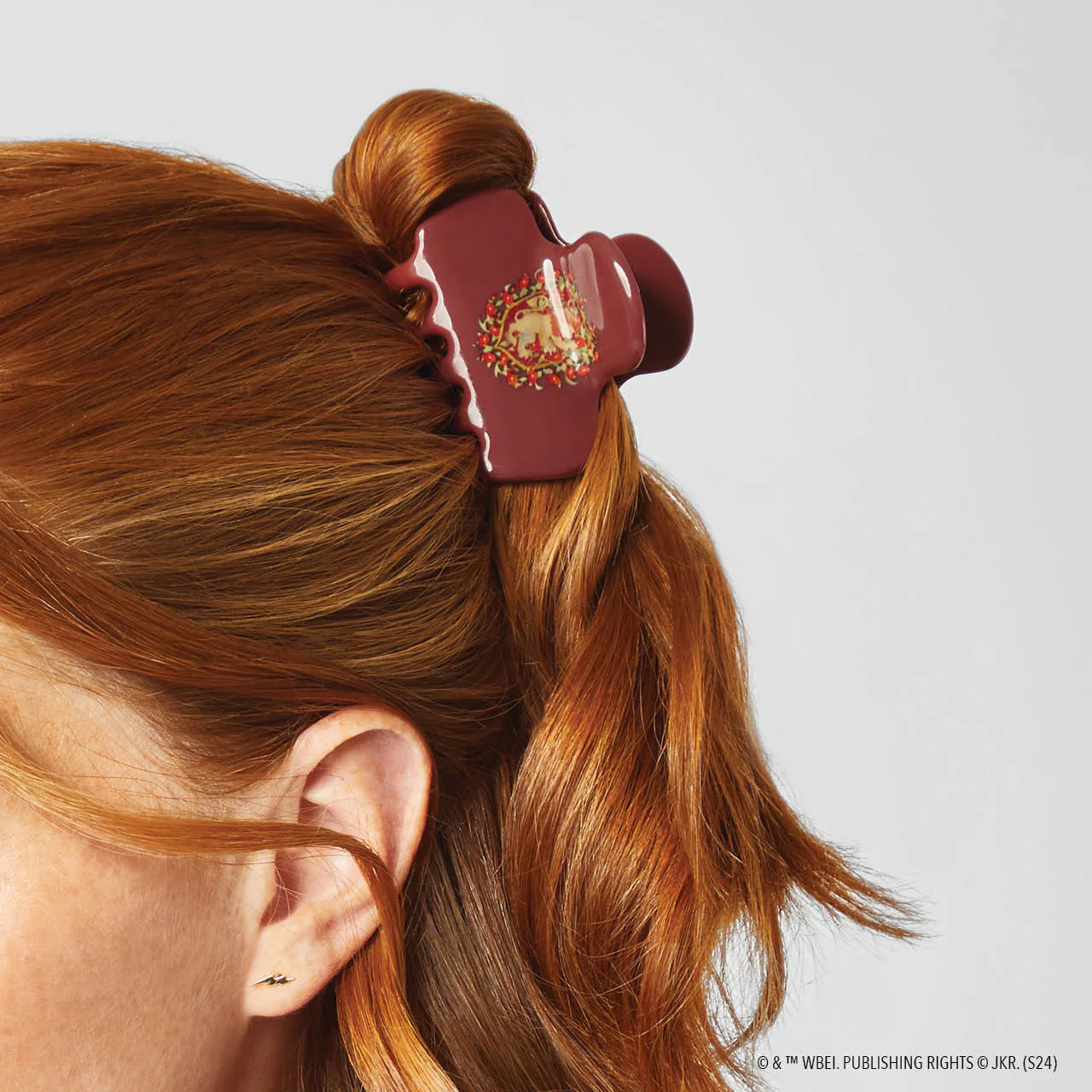 Kitsch x Harry Potter Cloud Claw Clip in Gryffindor - Image 2