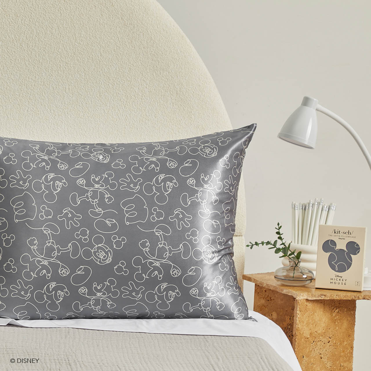 Kitsch x Mickey and Minnie Satin Pillowcase in Mickey Magic - King - Image 6