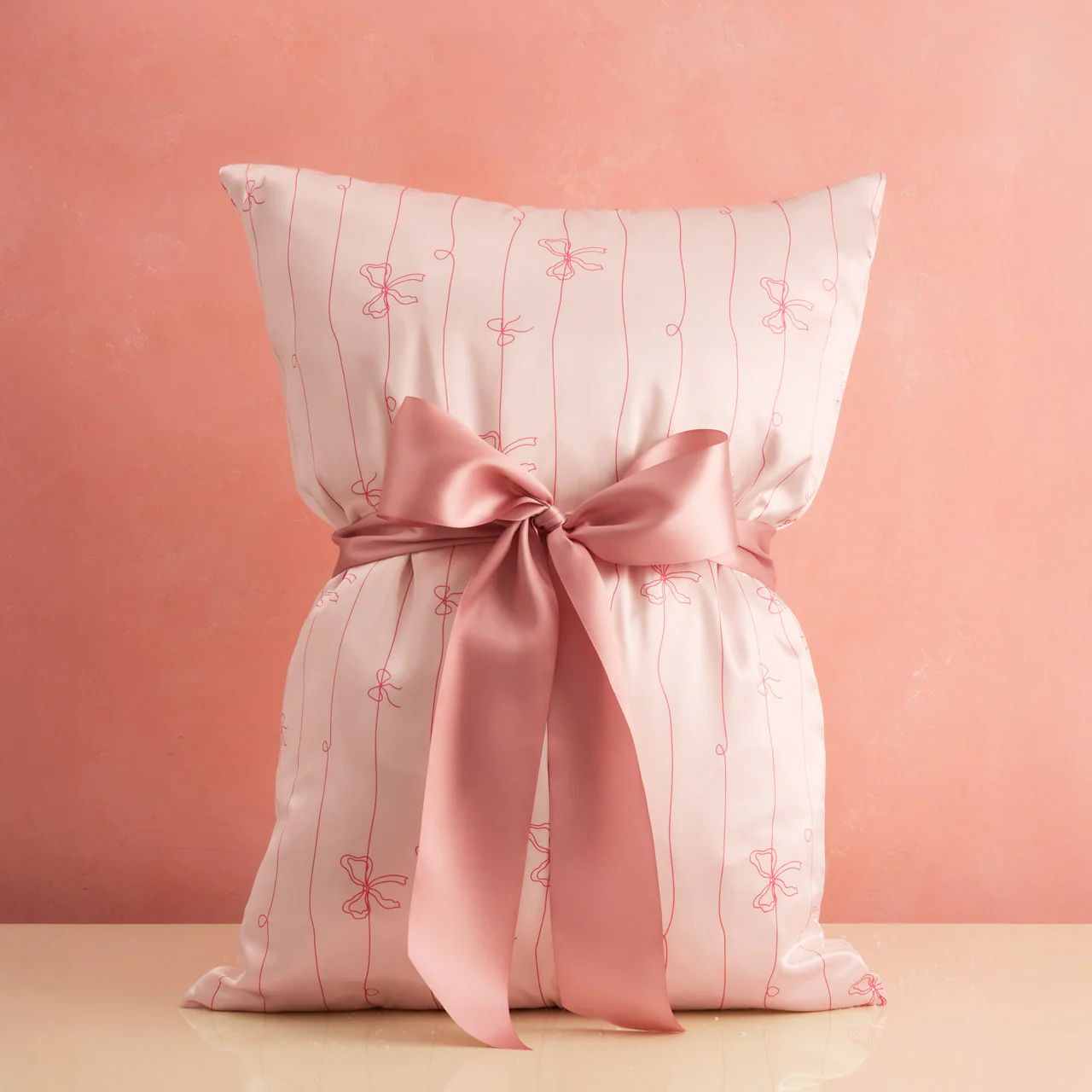 Satin Pillowcase in Striped Bows - Image 2