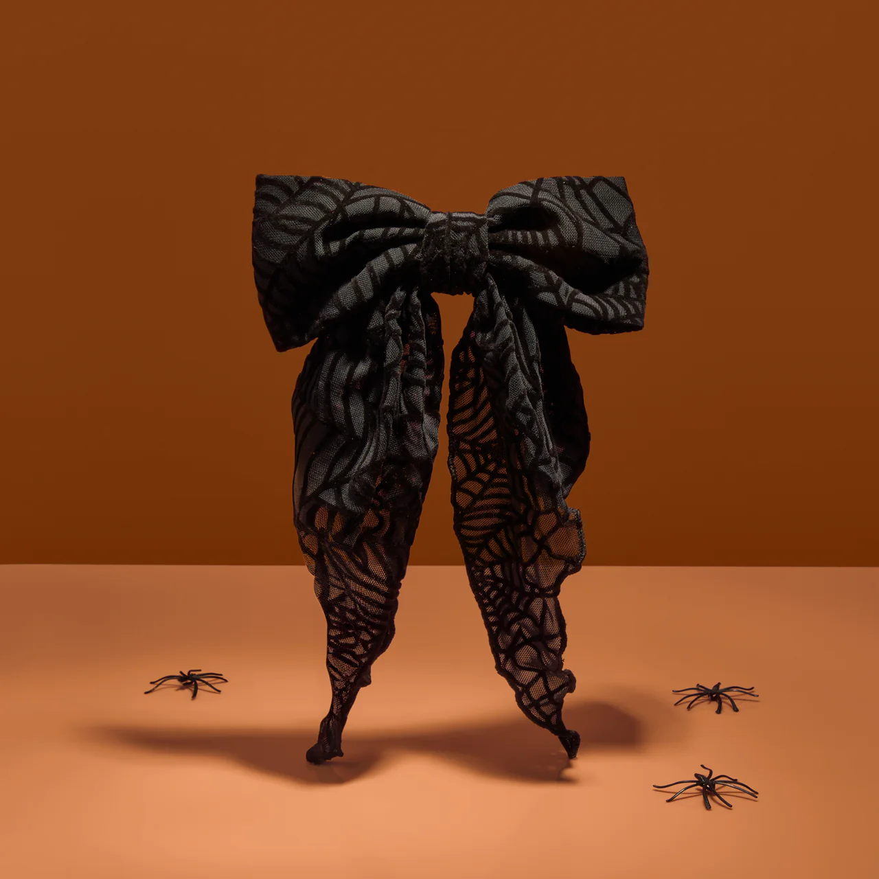 Spiderweb Bow Hair Clip - Image 4